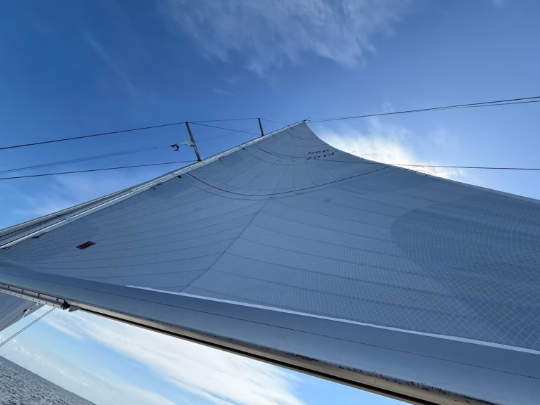 Eerste zeilen geleverd met CDX ULTRA PE, Contender – licht, soepel en snel